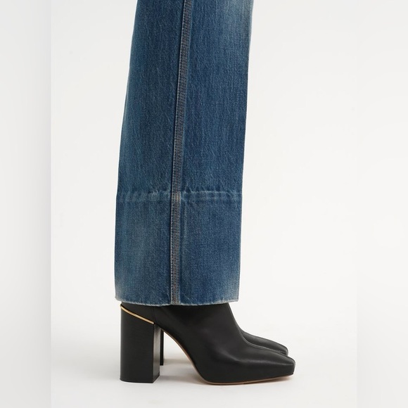 CHLOE AMBRE ANKLE BOOT NIB
Retail $1290 usd - Picture 2 of 5